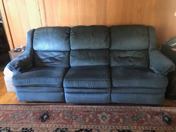 Couch, blue, Two ends have foot rests that come out 1