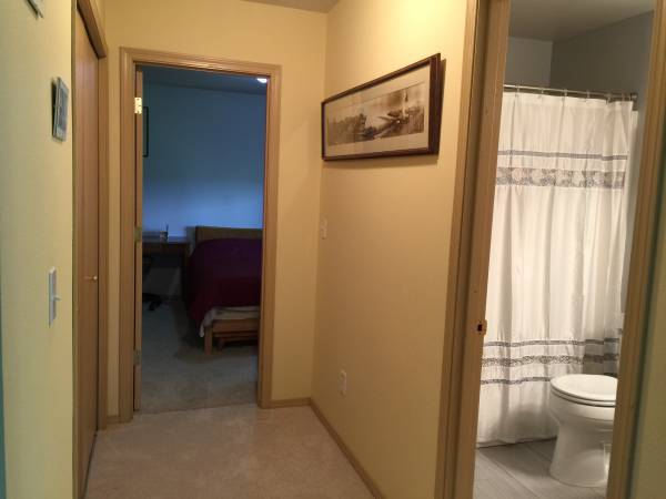 $1,195 / 900ft2 - Dormitorio privado, baño privado y sala de estar grande (Renton)63659728898689124