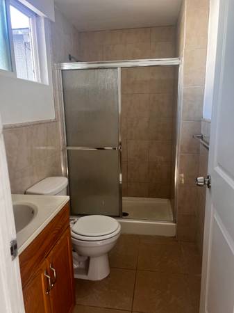 $1,995 / 400ft2 - Estudio amplio (¡incluye servicios!) (san leandro)63833987781889124