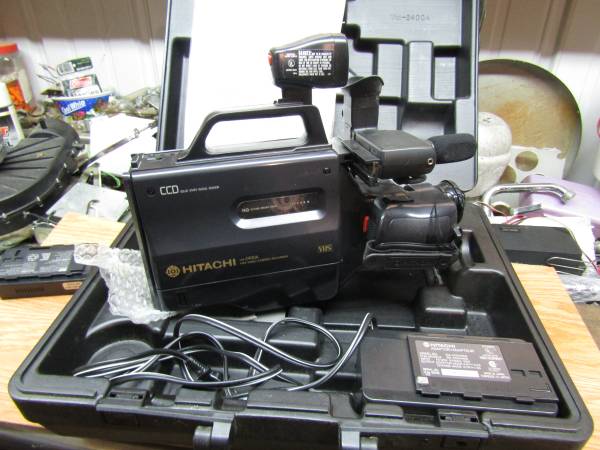 Hitachi VHS Video Camcorder 1