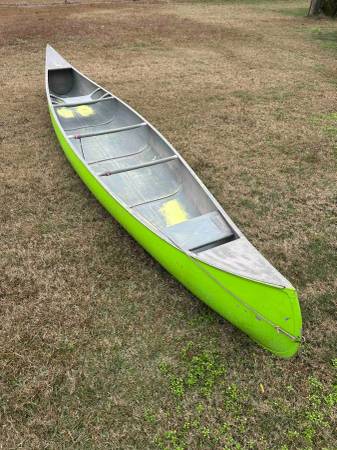 17 ft. Aluminum Canoe 1