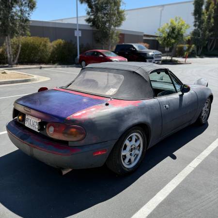 1992 Mazda Miata 1.6 with a MANUAL TRANSMISSION! - $2,850 (90248)63615926775169122