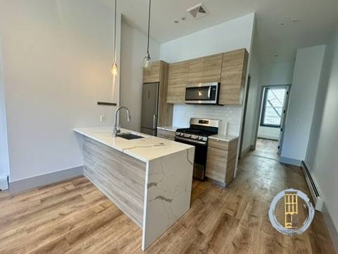 $4,500 / 2br - RENOVATED✨2Bd/1Ba Apt in Brownstone✨W/D in Unit!✨ (Brooklyn)63930273289603121