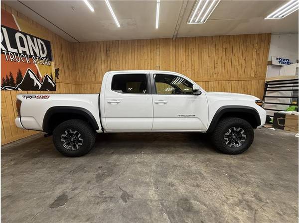 2022 Toyota Tacoma TRD Off-Road - Photo 2