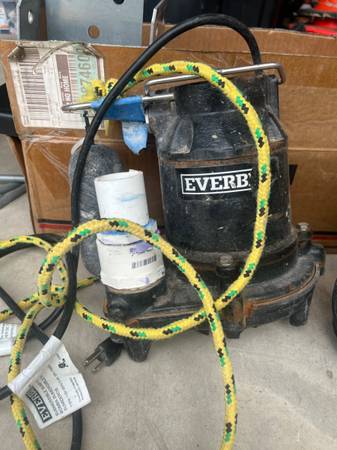 Everbilt Submersible Sump Pump 1
