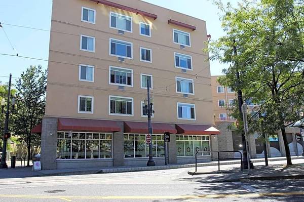 $1,100 / 1br - 625ft2 - Parking, Cable and Internet Ready, Access Controlled Building (Portland, OR)63820739497345123