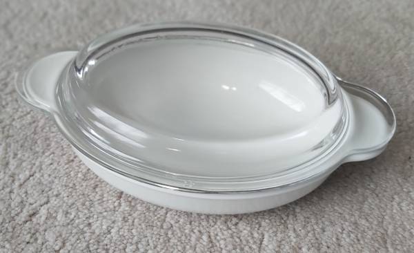 Vintage Corning Ware Dish (P-14-B) with Pyrex Lid (P-14-C) 1