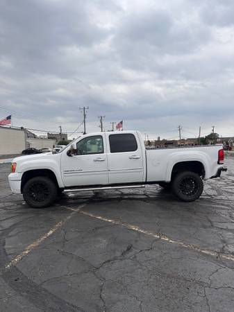 2013 GMC Sierra Denali 2500HD Crew Cab - $16,500 (Dearborn)63488168237955123