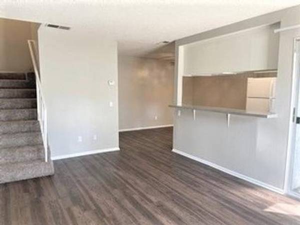 $2,349 / 2br - 946ft2 - Attached Garage, Cable/Satellite Ready, Ceiling Fan, Assigned Parking (Montclair)64028083221634124