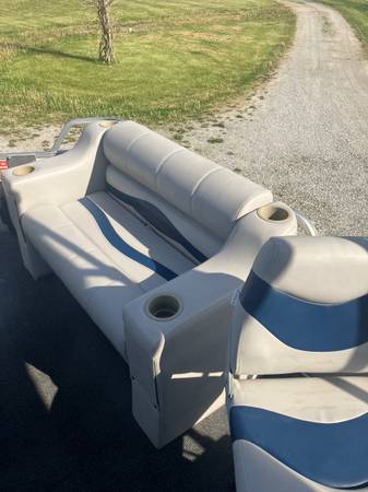 21’ BassTracker pontoon 1