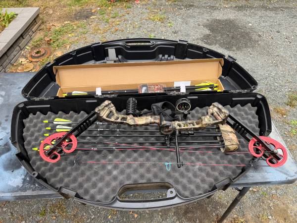 Barnett Vortex Hunter compound bow 1