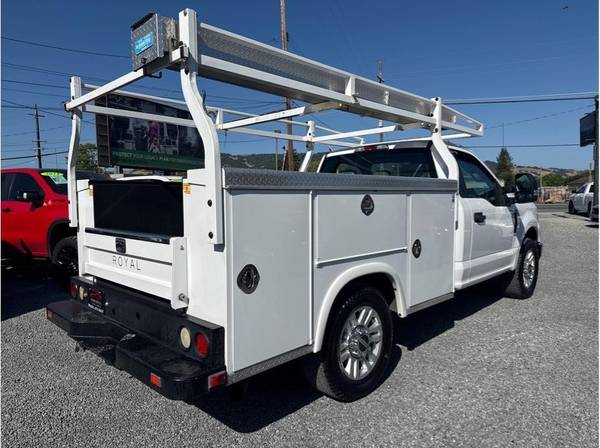 2017 Ford F250 Super Duty Cabina Regular F-250 XL Camioneta 2D 8 ft - $27,999 (Enriquez Auto Group)63442368246529124