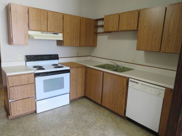 $1,125 / 4br - $1,125| 4BD 1BA| 921 Main St Unit 1 | ¡Disponible ahora! (Menomonie)63845959412865121