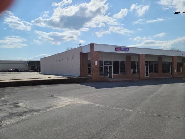 $10,000 / 12000ft2 - 12,000 Square Foot Commercial Pad Site Available W/DRIVE THRU 4 Lease (Martinsburg West Virginia)63953077641602121