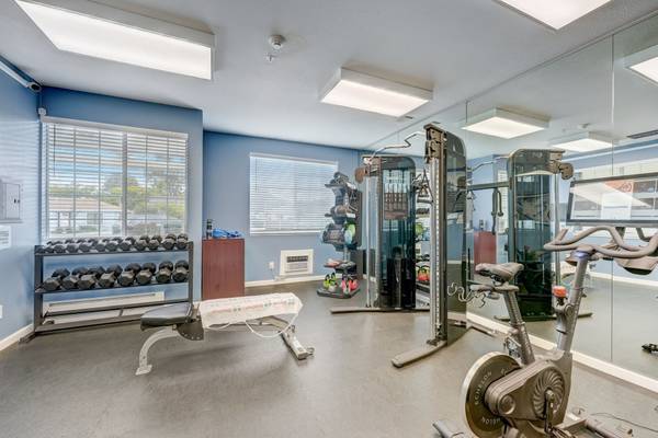 $3,465 / 2br - 940ft2 - Swimming Pool, Dishwasher, Balcony (los gatos)63686103229953120