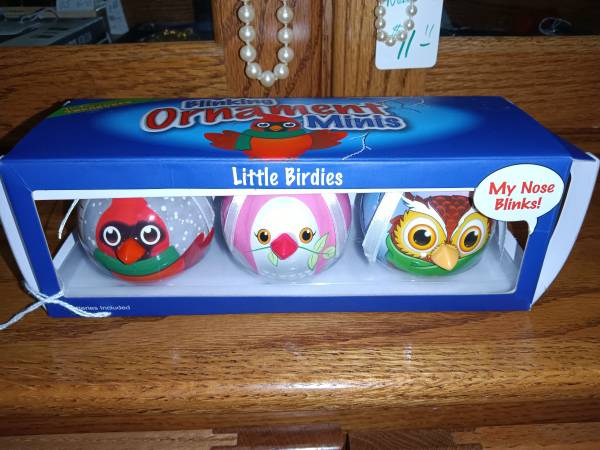 NiB - little birdies blinking mini ornament trio in gift box 1
