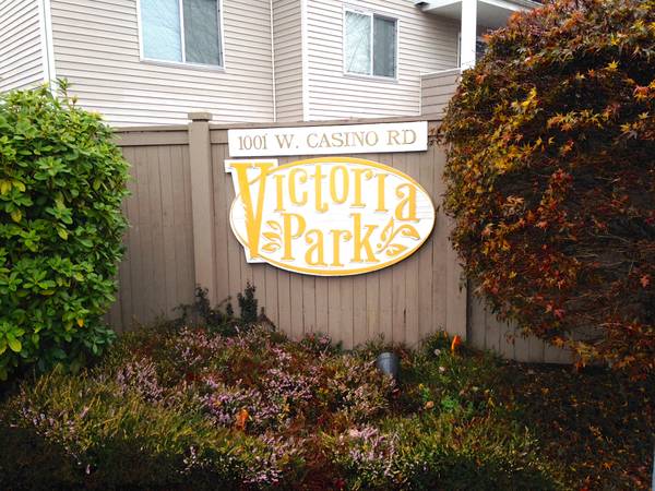 For Lease Sharp Condo in Victoria Park,  Everett 1