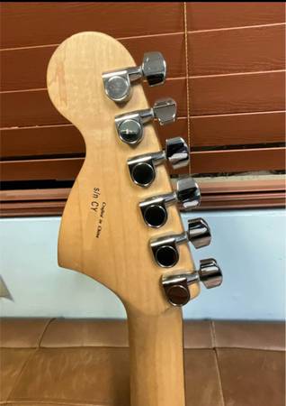 Custom Carved Fender Squier Stratocaster Electric Guitar - $320 (Miami)63471212200835124