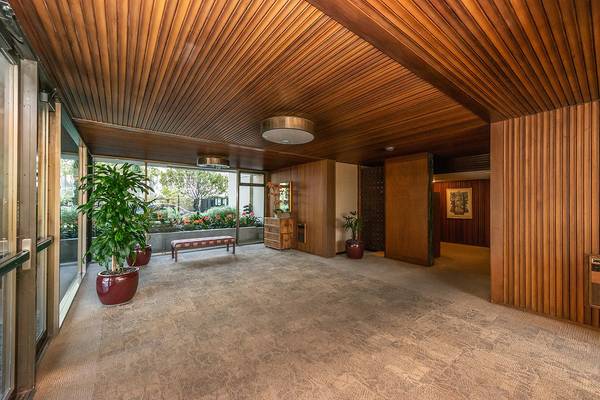 $1,650 / 1br - Stunning 1BR/1BA Condo | Lake Merritt Views | Gated Parking (Adams Point)63657863479555121