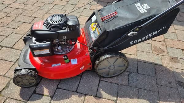 lawnmower Craftsman with Honda engine M140 - 160cc 1