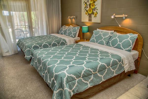 $600 / 1br - 700ft2 - Furnished Resort Style Condo Suites-Large Pools (Palm Desert)63981528948482121