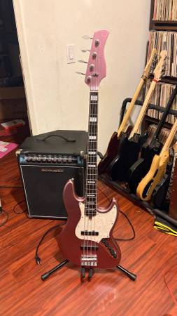 Sire jazz bass v7 four string 1