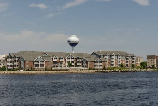 $1,090 / 1br - 640ft2 - Dishwasher, Business Center, Intercom Entry (475 Marion Road, Oshkosh, WI)63838113451651123