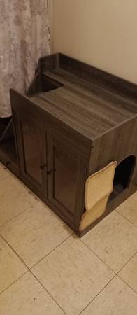 Multifunctional cat litter box hide 1