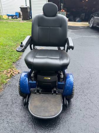 Jazzy 1450 motorized wheelchair 1