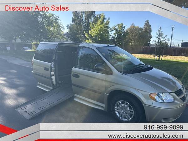 2006 Dodge Grand Caravan SE  HANDICAP WHEELCHAIR ACCESSIBLE VAN - $15,99963477551429251121