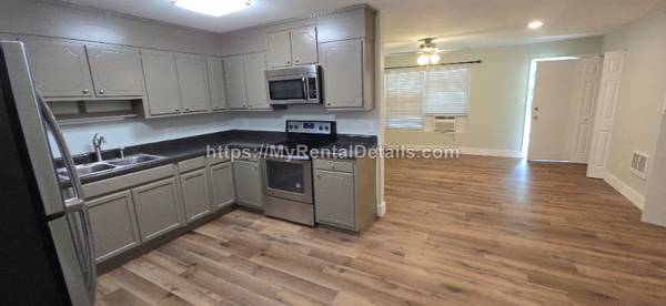 $2000.00 / 2br - 1115ft2 - 2 BR 2 Bath with Office (or 3rd Bedroom) Secluded but walkable to Shop64029375756545122