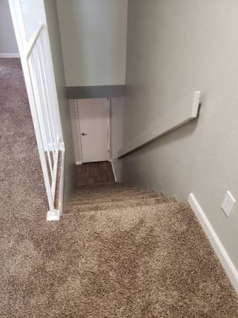 $1,825 / 3br - 1090ft2 - Hurry in, last one available! Stop by today! (2001 E. Cross Ave Tulare CA)63809887367937124