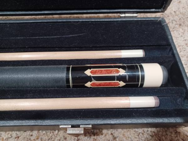 Vintage Jacoby Custom Pool Cue and Huebler Case 1