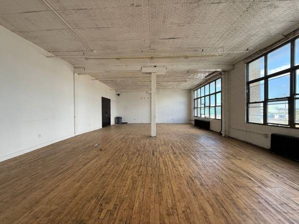 $3,600 / 1584ft2 - Creative Space in East Williamsburg Area | 1,584 SF | High Ceilings, Transit (Brooklyn)63912046823554121