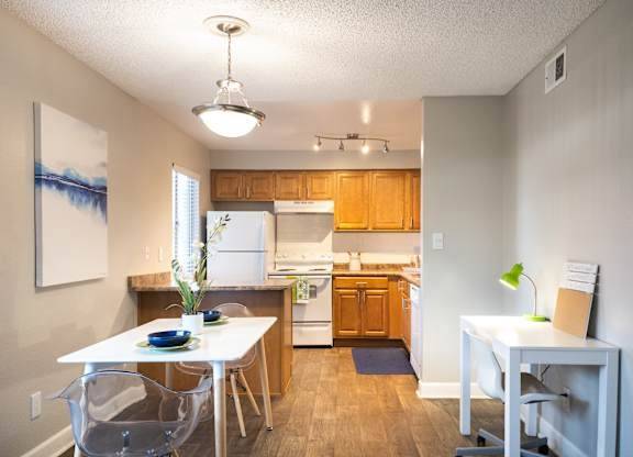 $1,755 / 3br - 1444ft2 - Amplios departamentos de 1, 2 y 3 habitaciones | Admitimos mascotas | ¡Llama para ofertas especiales! (14230 North 19th Avenue, Phoenix, AZ)64024822544513124