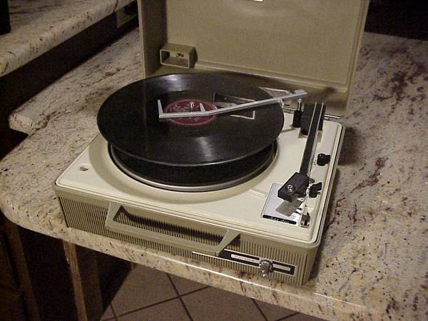 Vintage General Electric Automatic Record Player 1