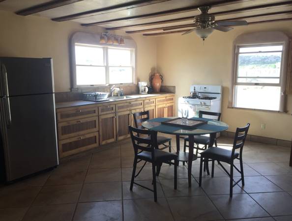 $2,800 / 3br - 2000ft2 - 3 bedroom/2 bath casita on 40 acre horse ranch (Cerrillos)63659934382593123