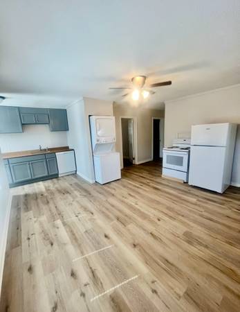 $2,600 / 3br - 1300ft2 - Umass Lowell North Campus 3 bd 1bth with Washer / Dryer in Unit Hardwd flrs new (Lowell)63655351071617120