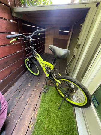 🚴‍♂️ Kids Bike – Avigo 18” – Neon Green 1