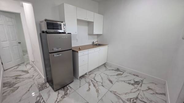 Efficiency for rent 1