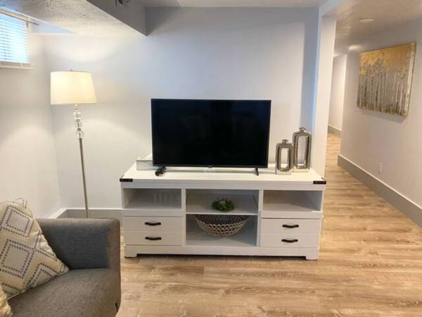 $2300.00 / 3br - Trolley Square Den-Cute Basement63969196141314122