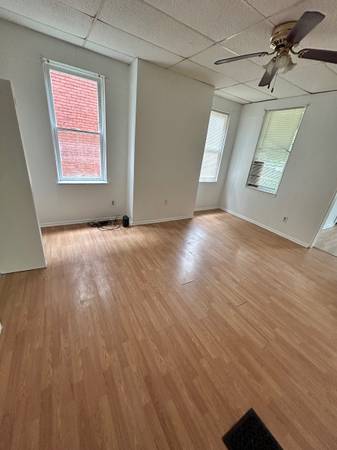 $950 / 1br - Apartamento de un dormitorio (se acepta sección 8) (Pittsburgh)64013203176450123