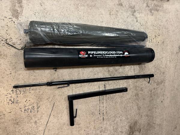 Pipeliners Cloud Umbrella and hitch bracket 1