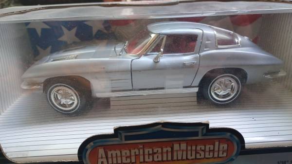 1,18 Corvette Stingray Diecast 1