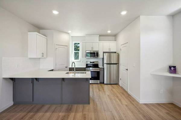 $2,999 / 3br - 1745ft2 - Upgrade your lifestyle: Stunning 3 BR, 1745 Sq Ft homes. (Oregon City)63777293537793124