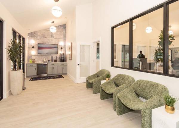 $2,036 / 2hab - 1019ft2 - Gran parque para perros y spa para patas, Jacuzzi al aire libre, Centro de fitness (2700 w powell blvd)63831464080897121