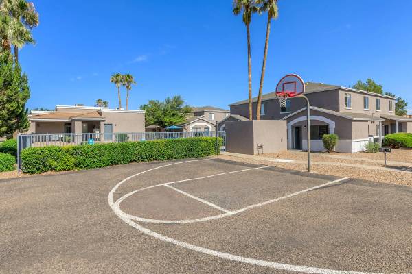 $1,475 / 3br - 1097ft2 - Reduced Prices AND Move In Special!63617471135233123