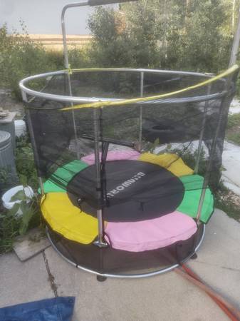Kids enclosed trampoline 1