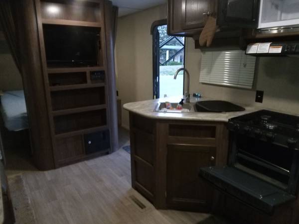 2017 Coleman lantern travel trailer 1