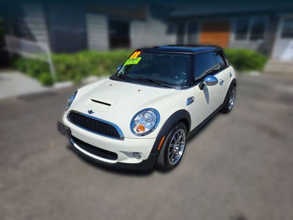 2008 MINI Cooper - Financing Available! Carfax, come see us today. 1